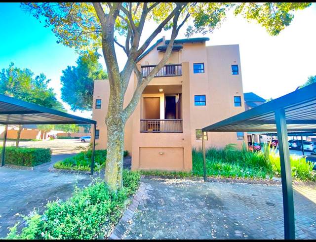 1 BEDROOM APARTMENT FOR SALE IN PINESLOPES